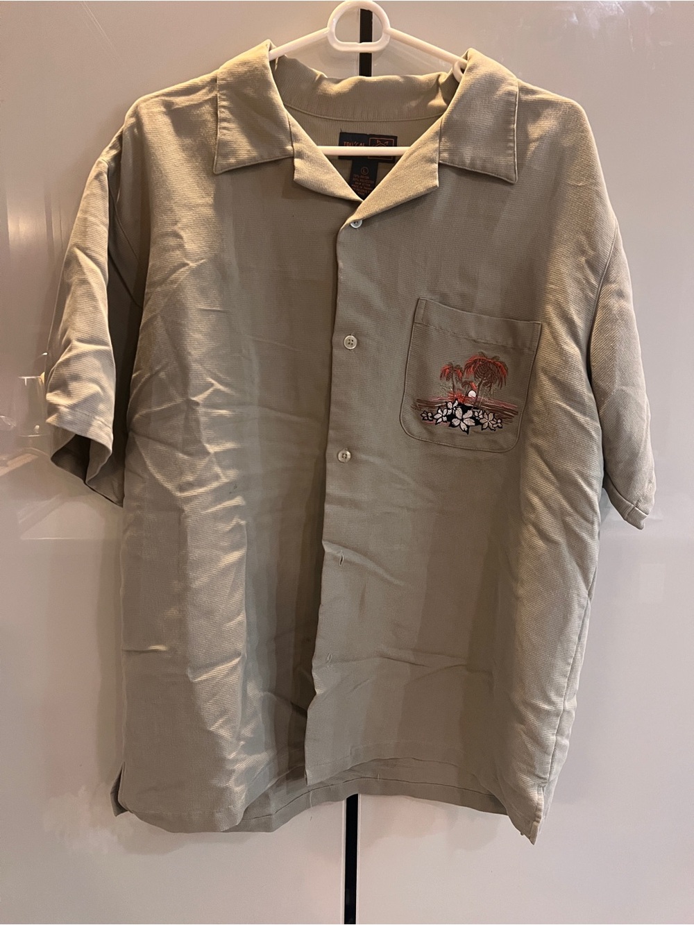 Men’s Embroidered Hawaiian shirt with Pocket